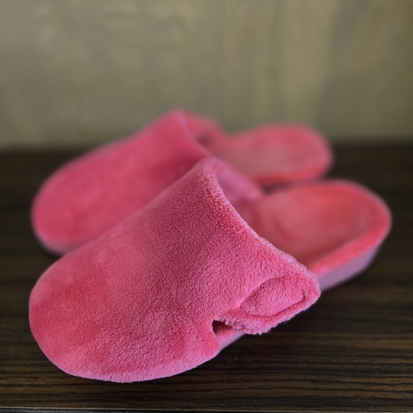 Vionic Women's Pink Slippers - Picture 5 of 7